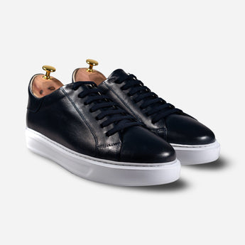 Navy blue leather low-top sneaker with white sole – Shoescoo Elegante collection.