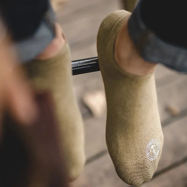 Non slip invisible socks for men with silicone heel grip – comfortable cotton no show design.