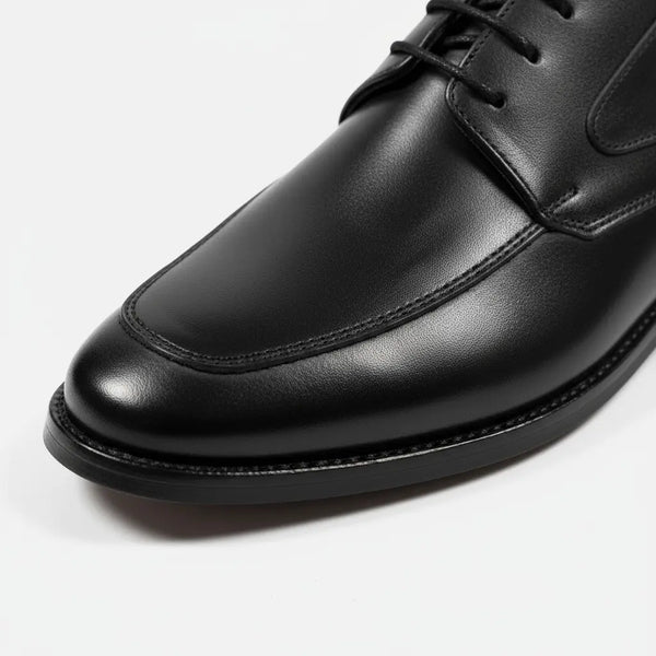 Leather detail of Summit Derby Black – premium men’s black Goodyear welt cap toe derby.